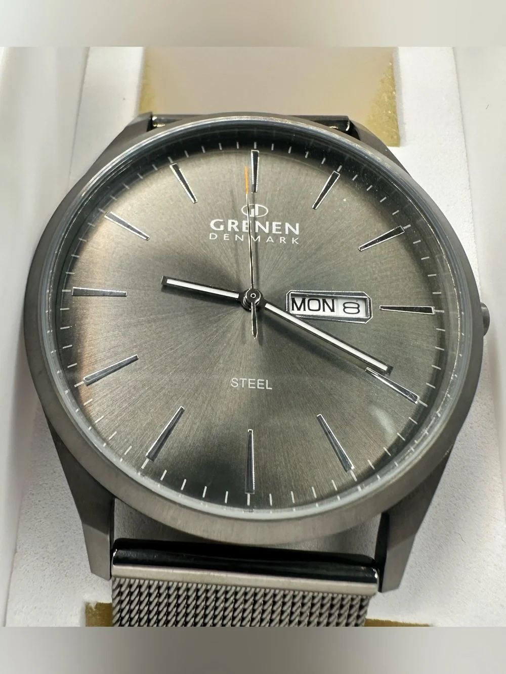 Grenen Denmark M-44XLUUC Steel Mesh Watch Gray Dial Day Date Quartz Box